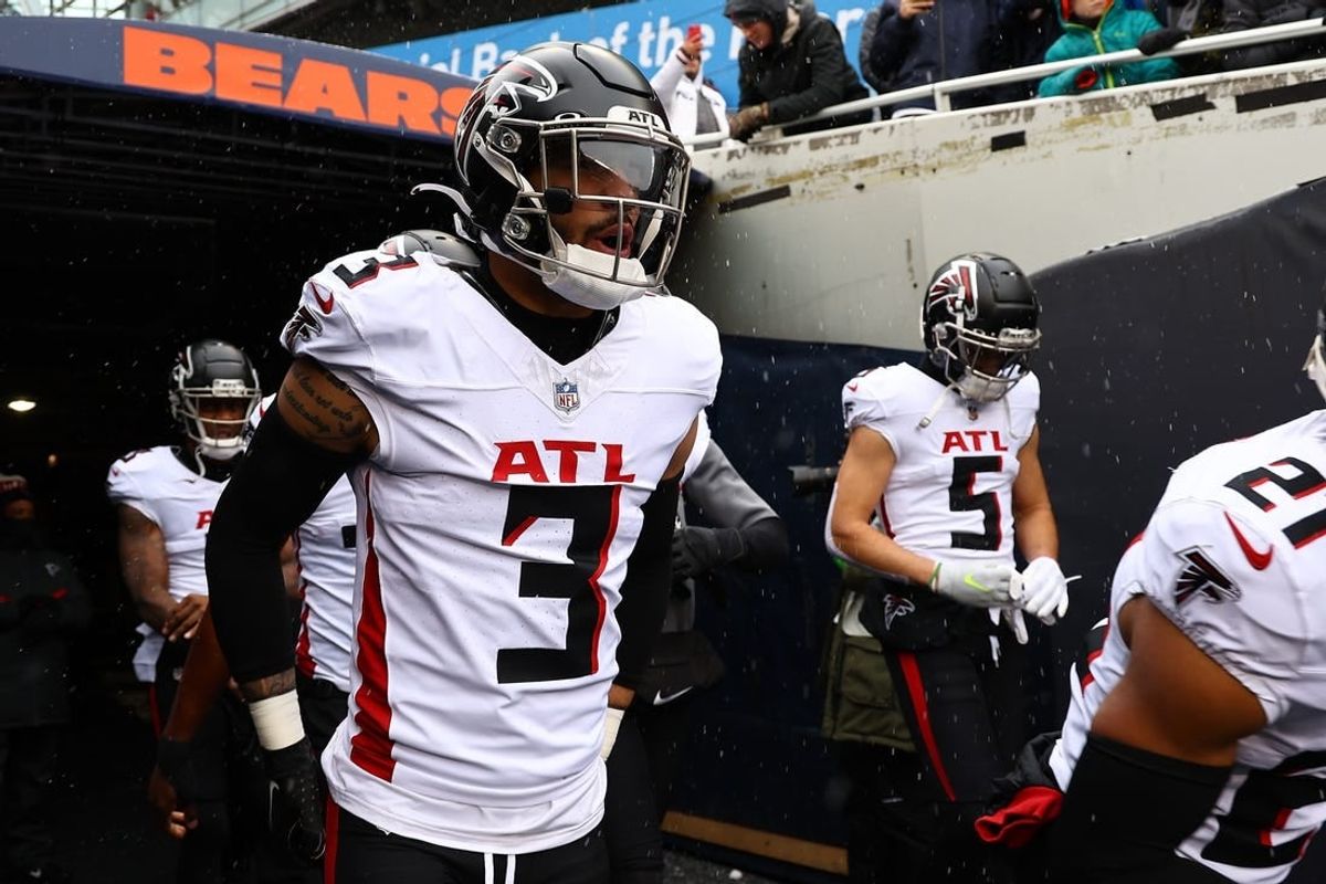 Dec 31, 2023; Chicago, Illinois, USA; Atlanta Falcons safety Jessie Bates III (3) takes the field before the game against the Chicago Bears at Soldier Field.