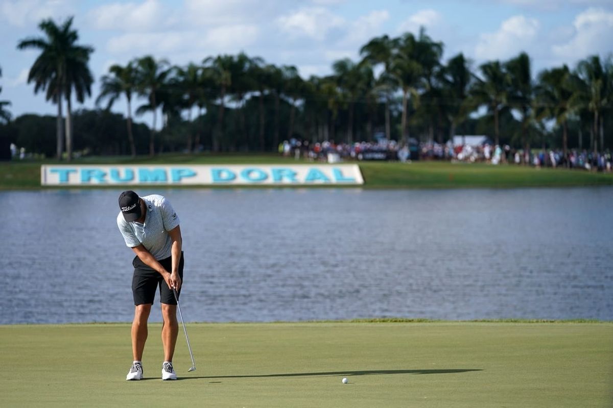 Oct 30, 2022; Miami, Florida, USA; Peter Uihlein putts on the 18th green during the final round of the season finale of the LIV Golf series at Trump National Doral.