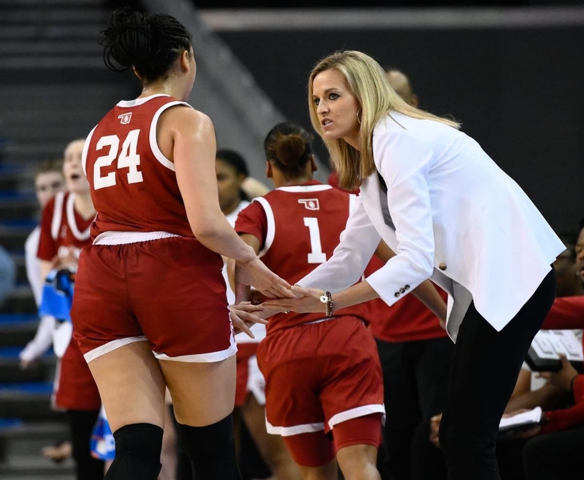 Oklahoma's Skylar Vann joined the 1,000-point club Thursday.