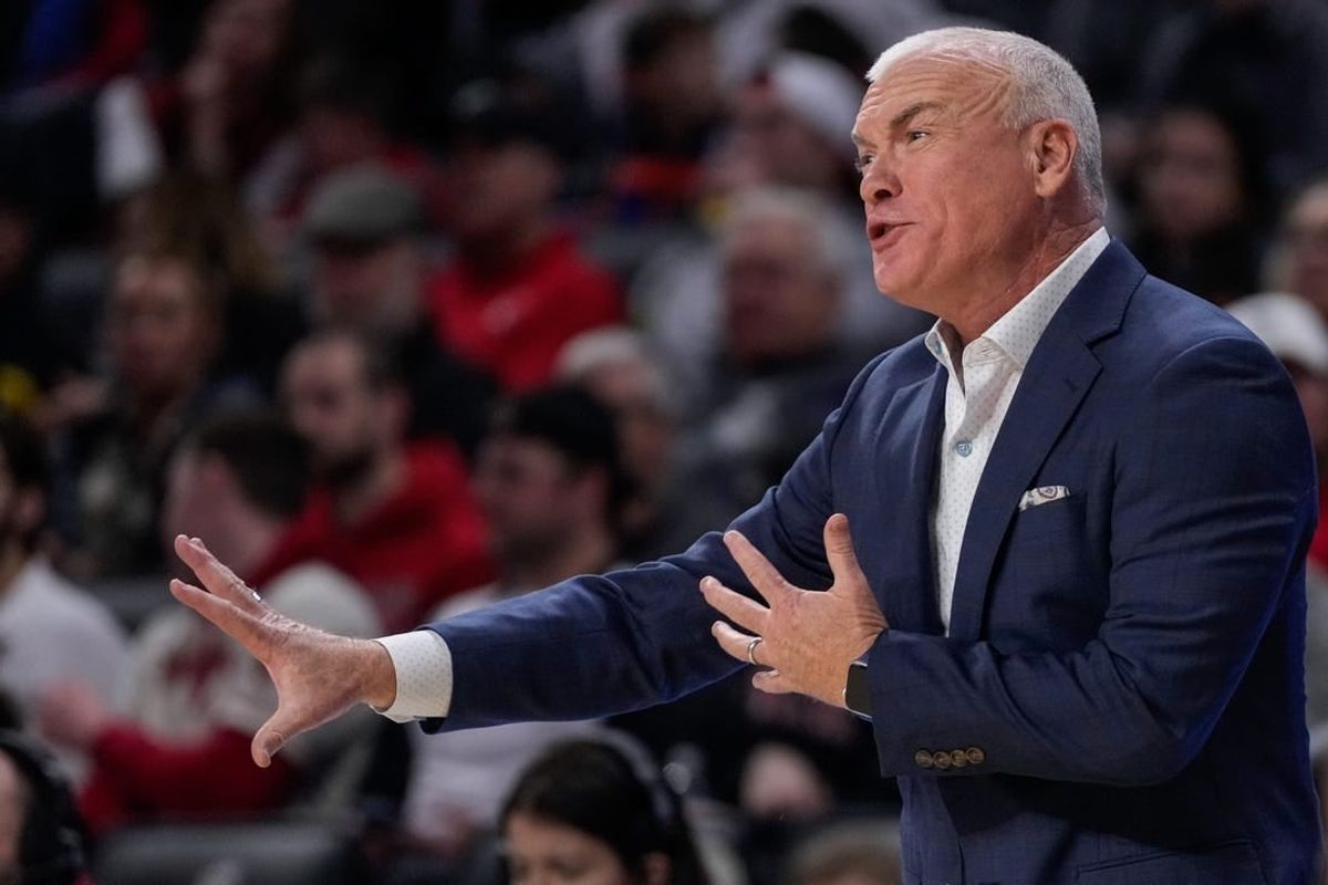 Florida Gulf Coast Eagles head coach Pat Chambers calls out to his offense in the first half of the NCAA men   s basketball game between the Cincinnati Bearcats and the Florida Gulf Coast Eagles at Fifth Third Arena in Cincinnati on Sunday, Dec. 3, 2023.