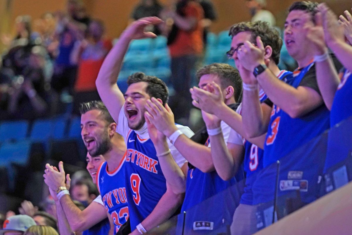 Knicks fans are paying way too much to see mediocre basketball.