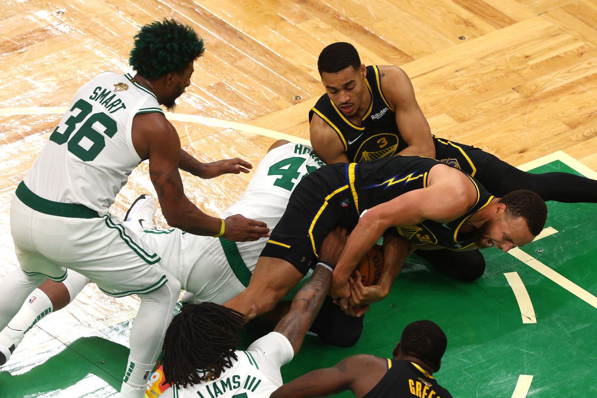 Steph Curry injures his ankle in a terrifying moment for Warriors fans.