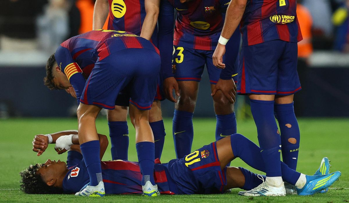 FC Barcelona's Lamine Yamal reacts after sustaining a hamstring injury against Celta Vigo on April 22, 2026.