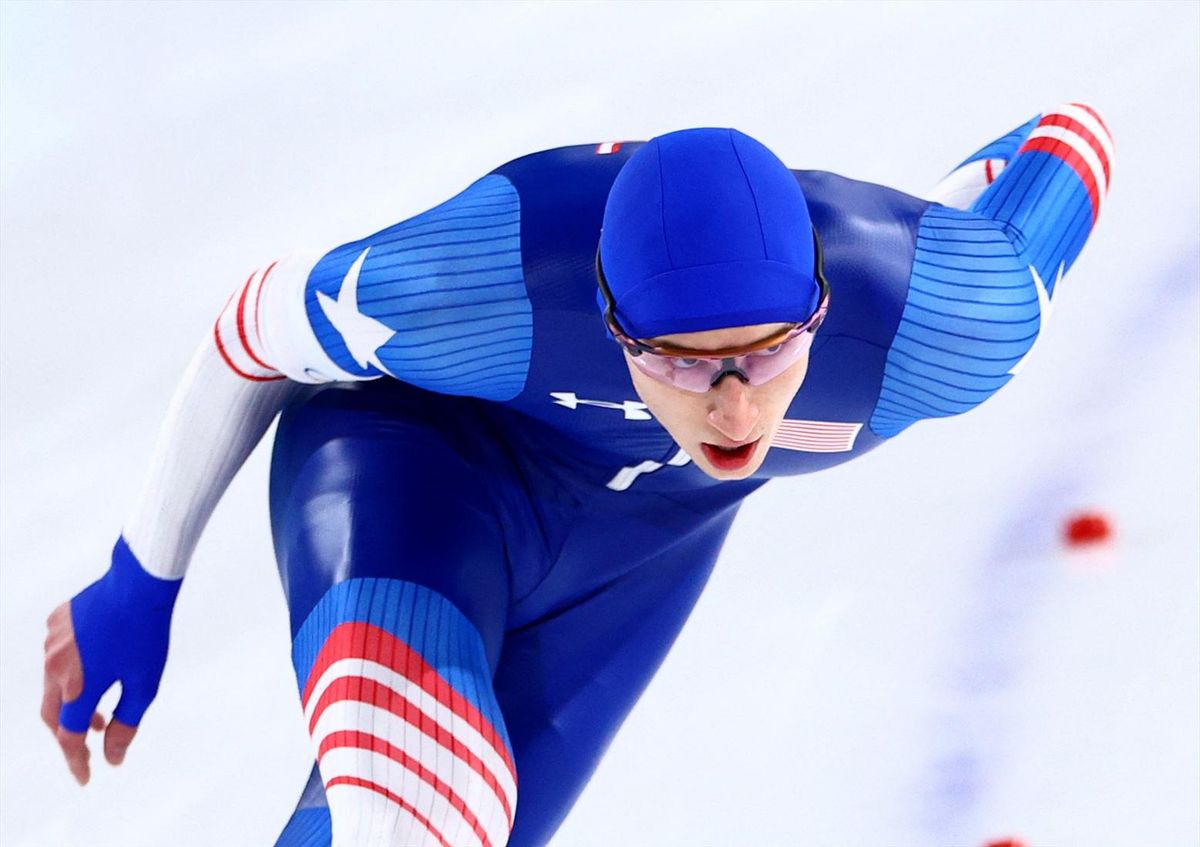Jordan Stolz of the United States won the silver medal in the men's 1500m speed skating event Thursday at the Winter Olympics in Milan.