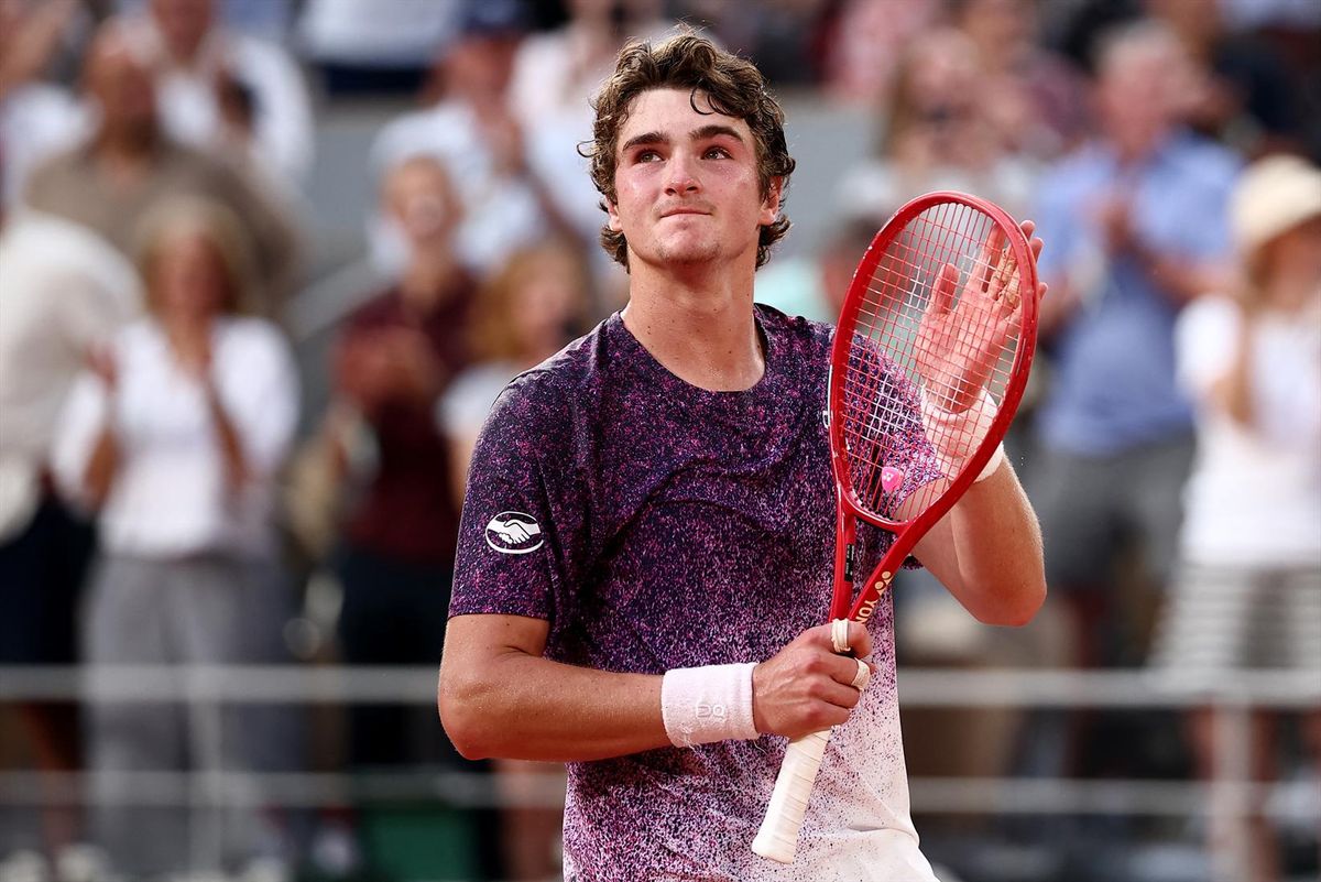 Tennis - French Open - Roland Garros, Paris, France - May 29, 2026 Brazil's Joao Fonseca celebrates winning his third round match against Serbia's Novak Djokovic REUTERS/Guglielmo Mangiapane