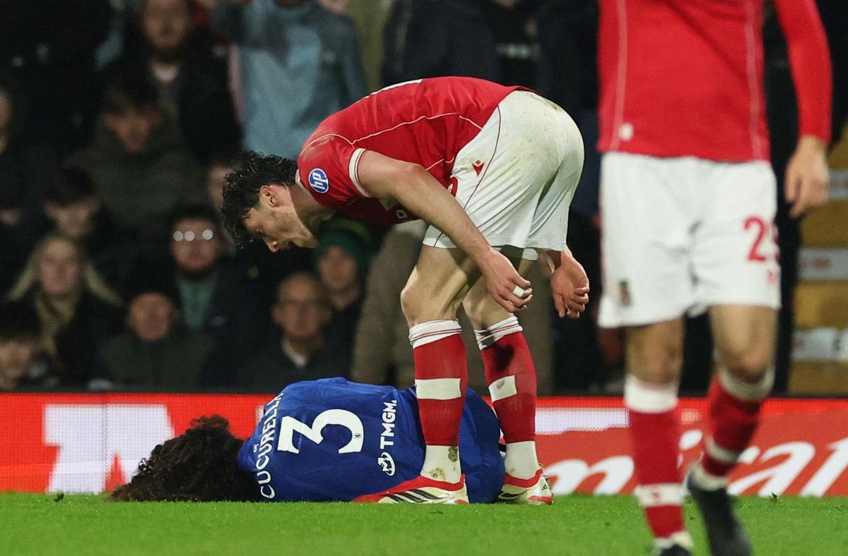 Wrexham's Kieffer Moore remonstrates to Chelsea's Marc Cucurella during the FA Cup on March 7, 2026.