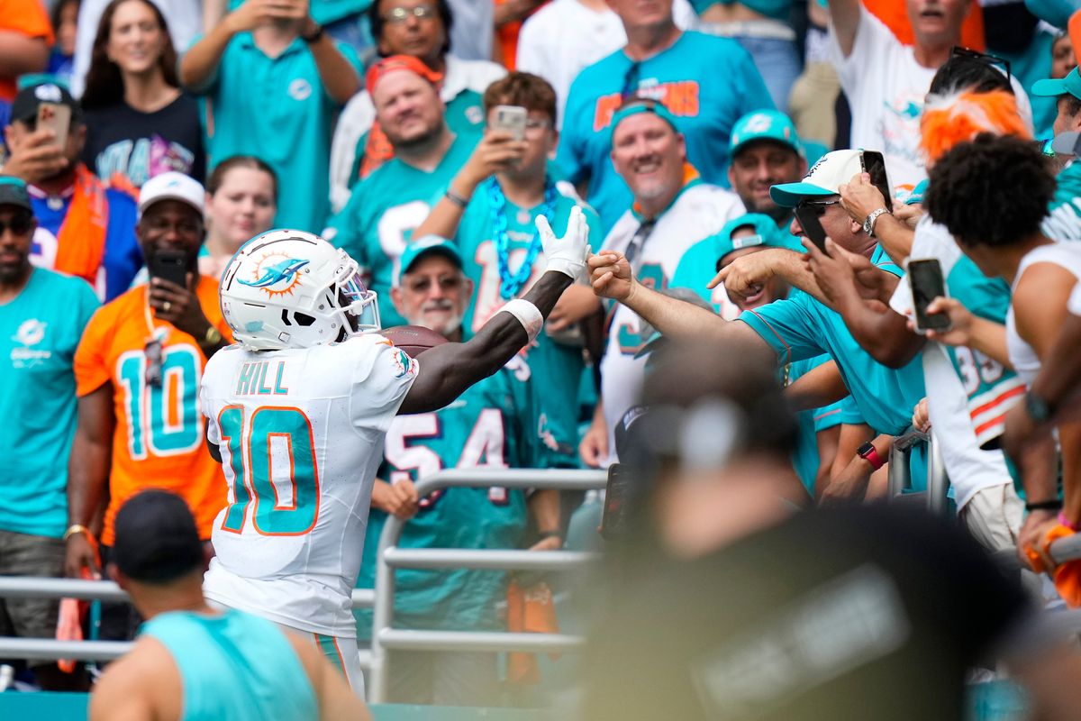 Fans were at their worst again this weekend, specifically at the Dolphins-Giants game.