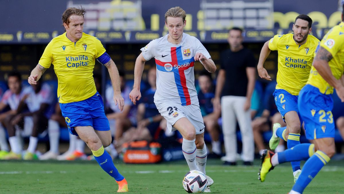 Cadiz’s Alex Fernandez and Barca’s Frenkie de Jong during the La Liga Santander match between Cadiz FC v FC Barcelona at the Nuevo Mirandilla in Cadiz.