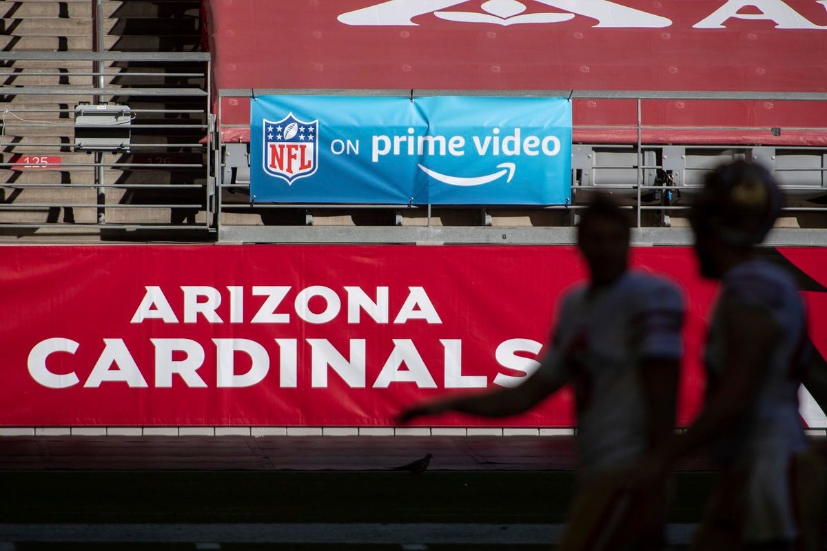 Amazo n is a  new player i n  NFL broadcasti ng.