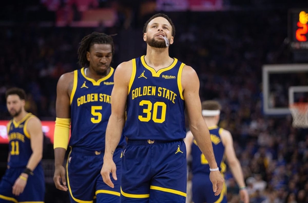 Dec 30, 2023; San Francisco, California, USA; Golden State Warriors guard Stephen Curry (30) reacts after missing a 3-point basket attempt against the Dallas Mavericks during the first quarter at Chase Center.