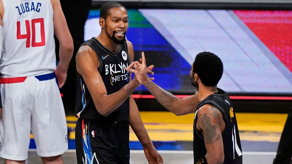 Kevi n Dura nt a nd Kyrie Irvi ng combi ned for 65 i n a wi n over the Clippers.
