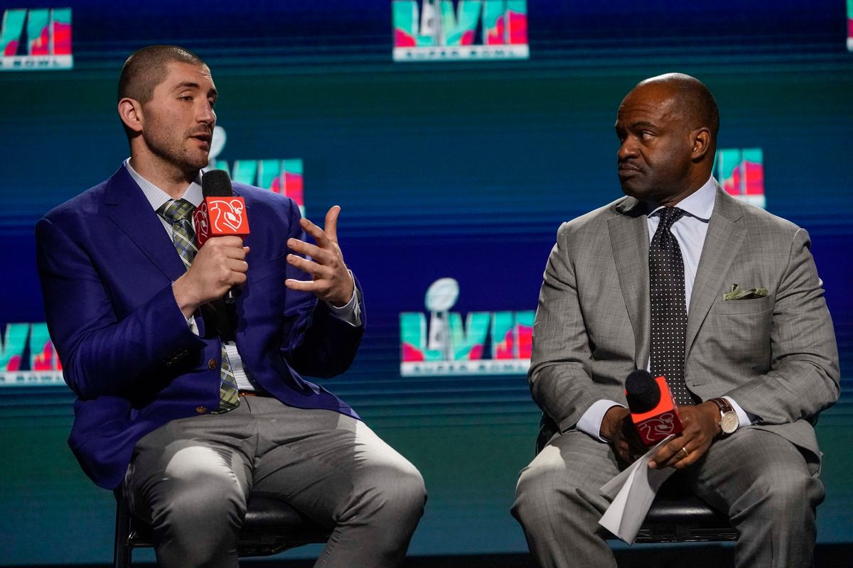 El presidente de la NFLPA, JC Tretter (izquierda) y el director ejecutivo DeMaurice Smith