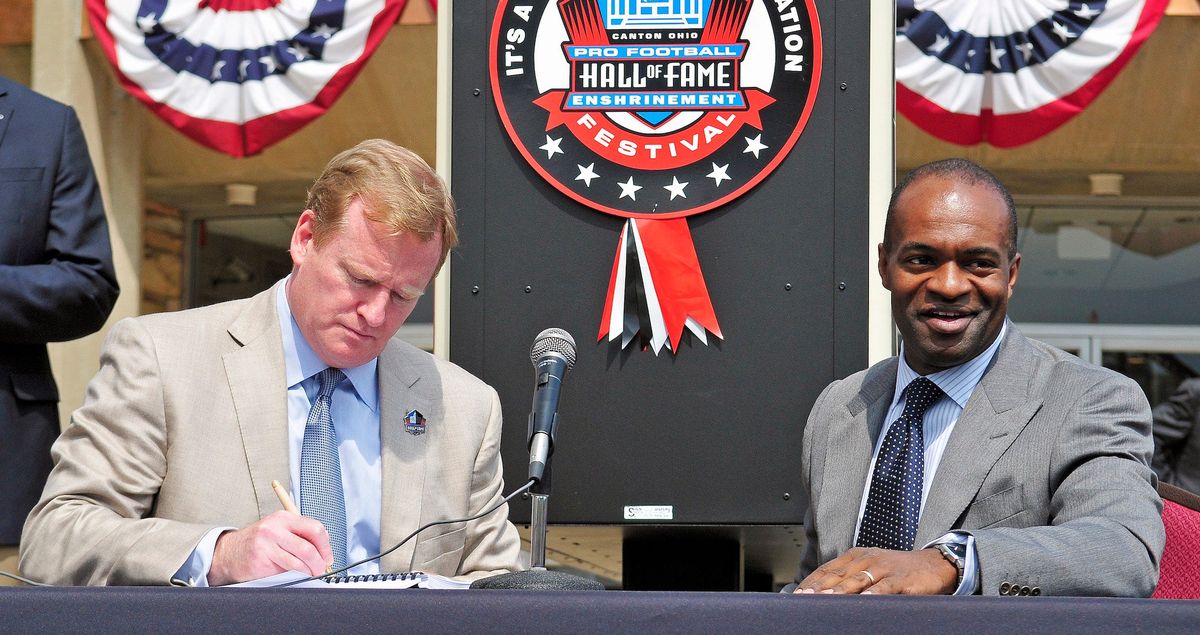 Roger Goodell and DeMaurice Smith, in happier times. (Photo Credit: Jason Miller/ [object Object] )