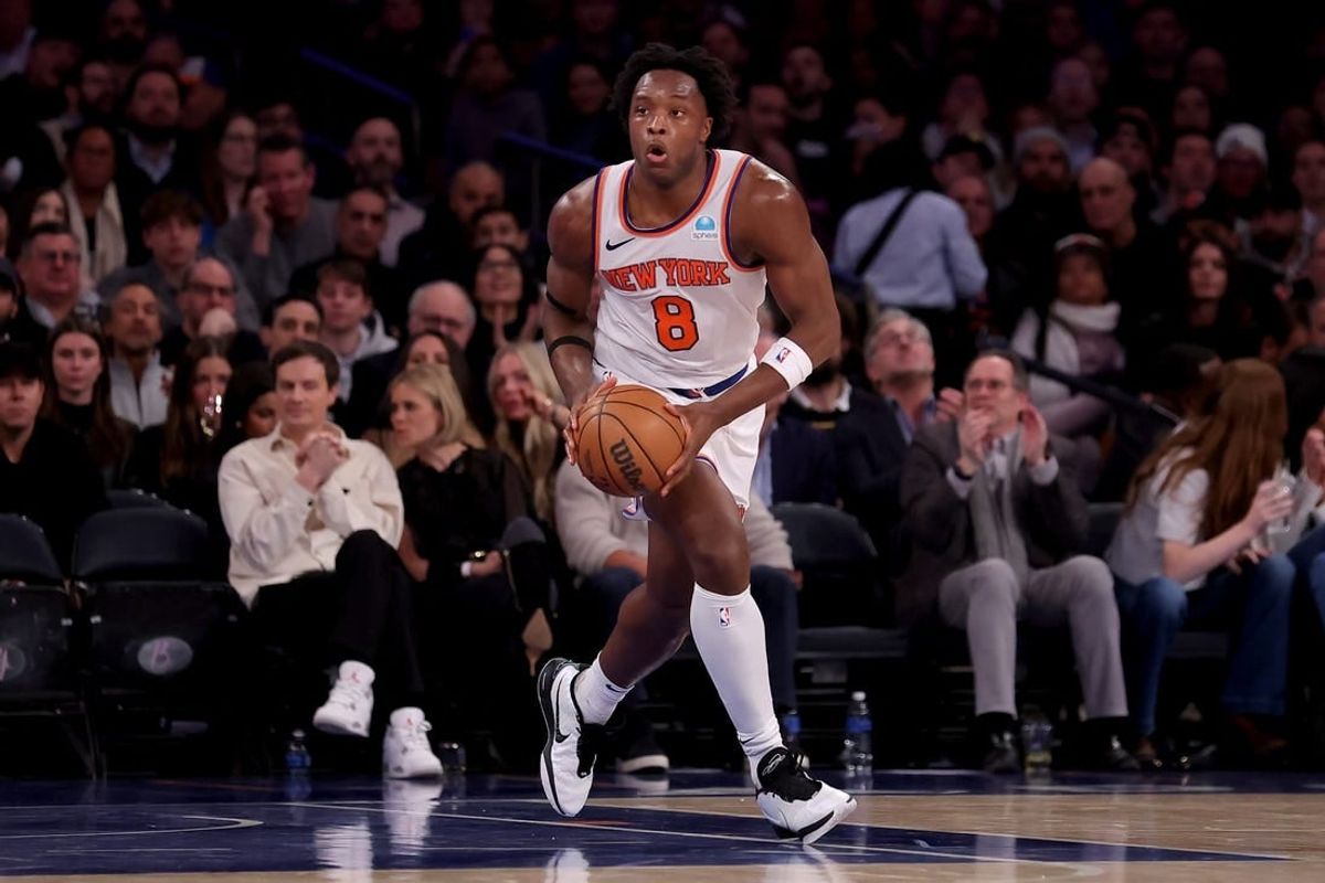 Jan 18, 2024; New York, New York, USA; New York Knicks forward OG Anunoby (8) brings the ball up court against the Washington Wizards during the second quarter at Madison Square Garden.