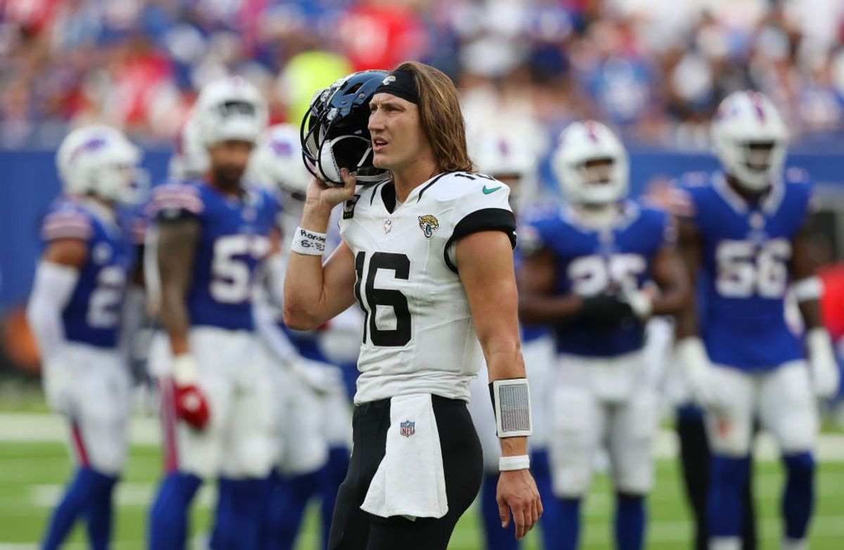 Trevor Lawrence and the Jags beat up on the Bills in London.