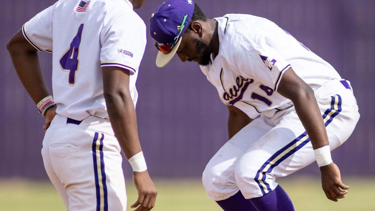 Kobe Butts, right, is on the same team as someone named Kobe Head.