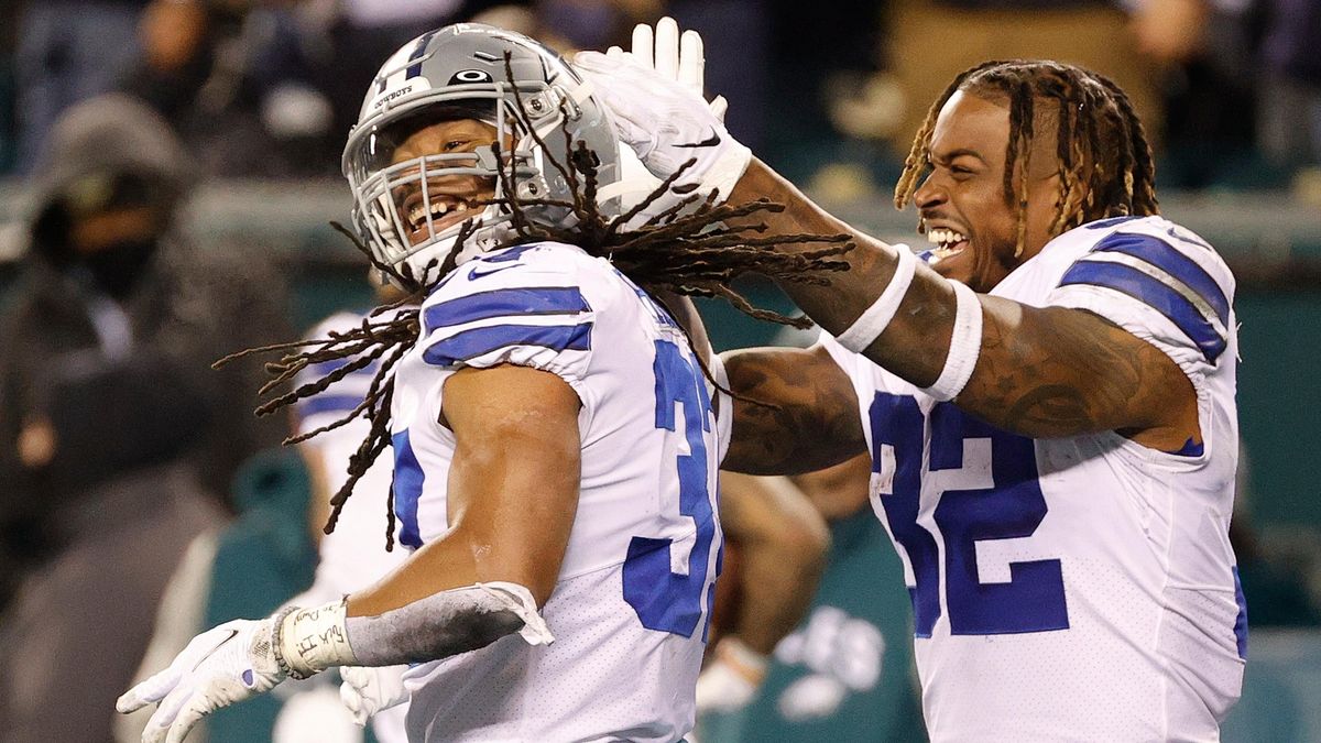 JaQuan Hardy (l.) and Corey Clement and the Dallas Cowboys are in the playoffs.