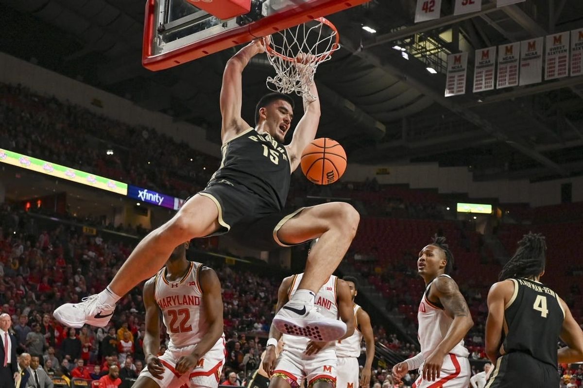 Jan 2, 2024; College Park, Maryland, USA; Purdue Boilermakers center Zach Edey (15) dunks during the first half against the Maryland Terrapins at Xfinity Center.