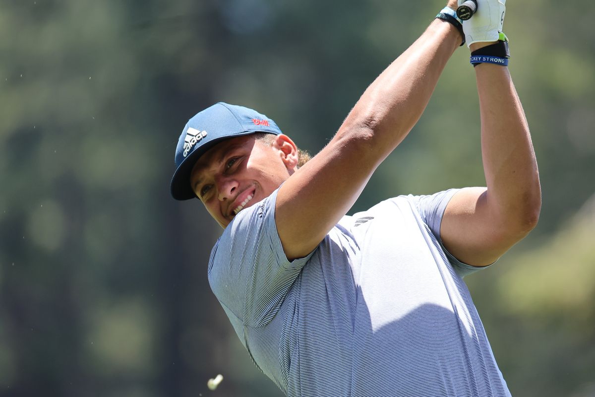 Don’t ask Patrick Mahomes for an autograph on the golf course.