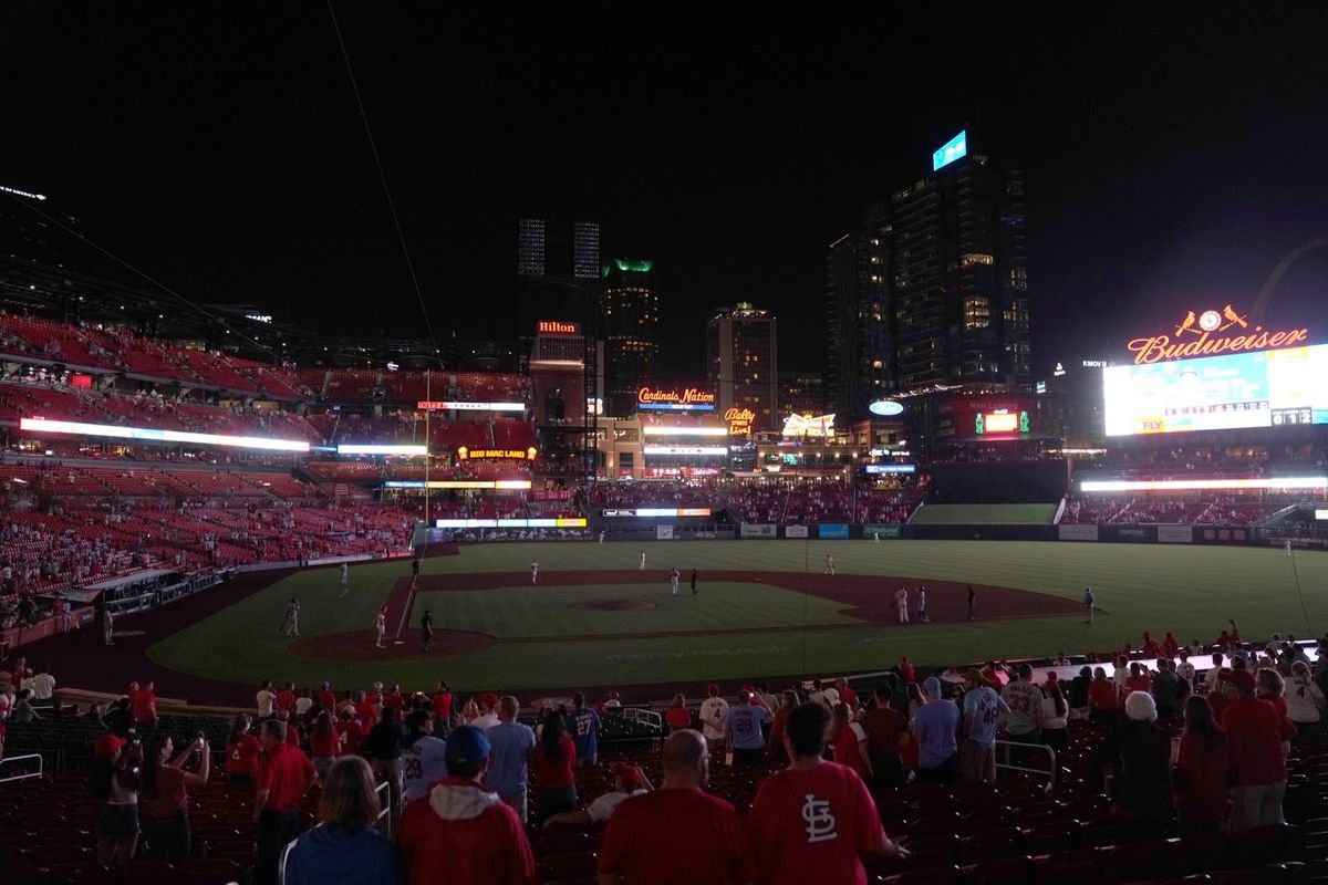 it only lasted 20 seconds but the blackout in St. Louis had Keith Hernandez shook.