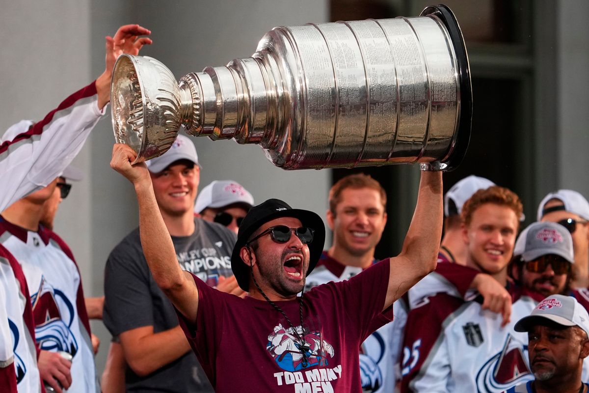 Nazem Kadri celebrating the Avs’ Cup victory