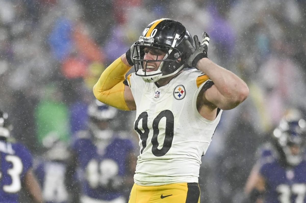 Jan 6, 2024; Baltimore, Maryland, USA;  Pittsburgh Steelers linebacker T.J. Watt (90) reacts after sacking Baltimore Ravens quarterback Tyler Huntley (2) in the third quarter  at M&T Bank Stadium.