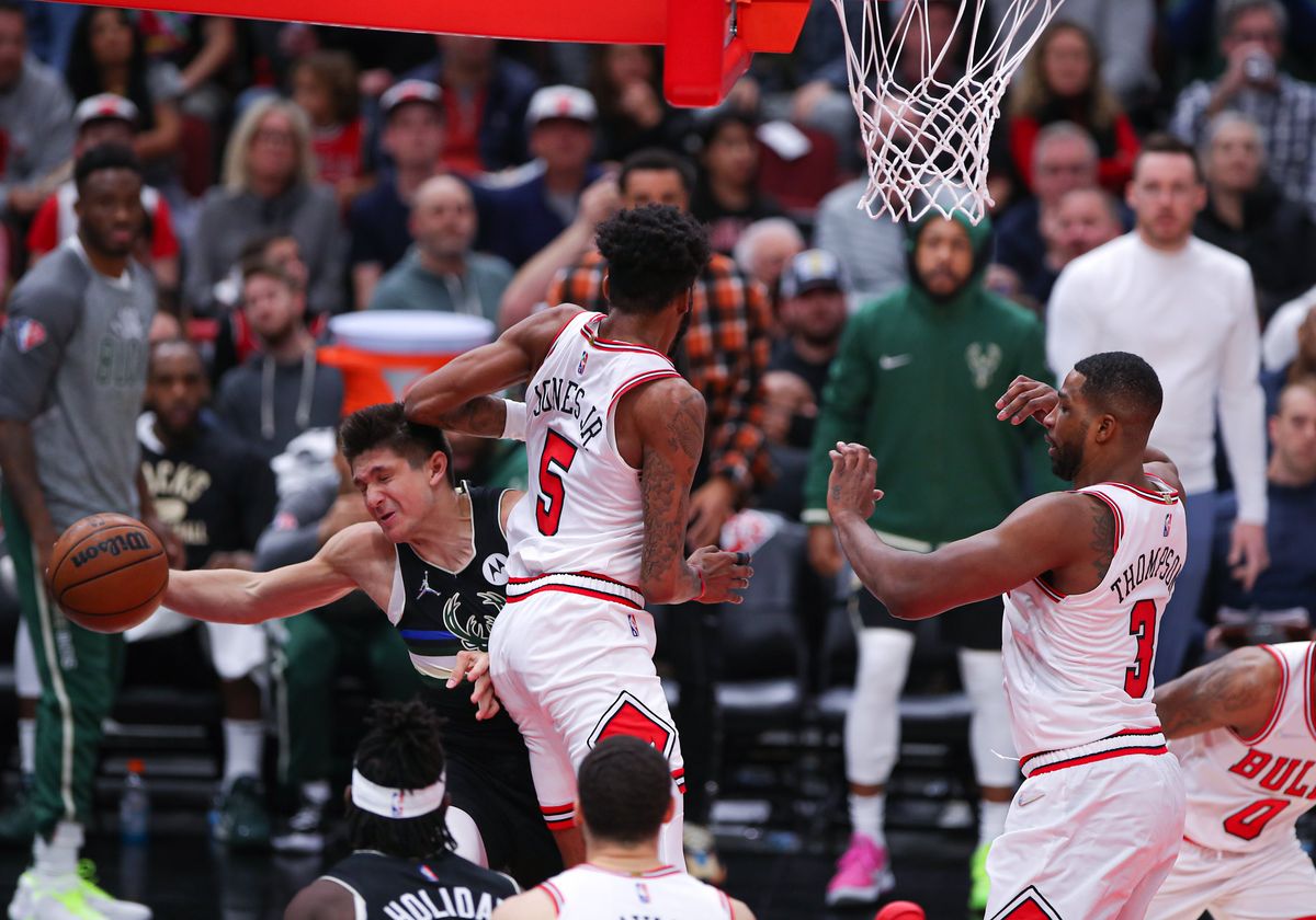 Derrick Jones Jr. clipped Grayson Allen with an elbow in the final moments of the Bucks’ 118-112 win on Friday.