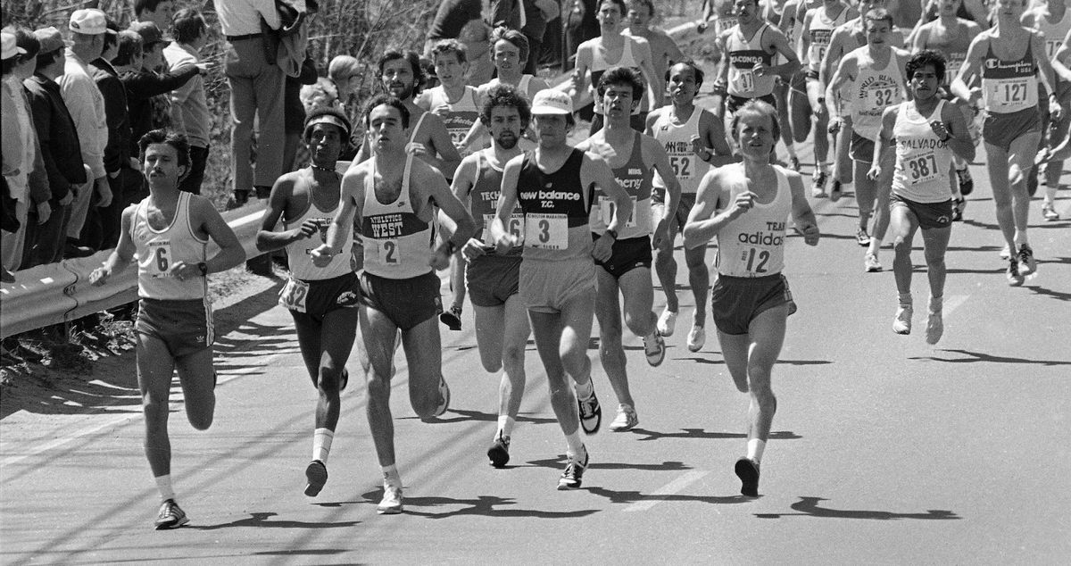 Alberto Salazar (2) and Dickie Beardley, (3) in the front pack at the start of the 86th Boston Marathon in Hopkinton, Mass., Monday, April 19, 1982. (Photo credit: John Martell/ [object Object] )