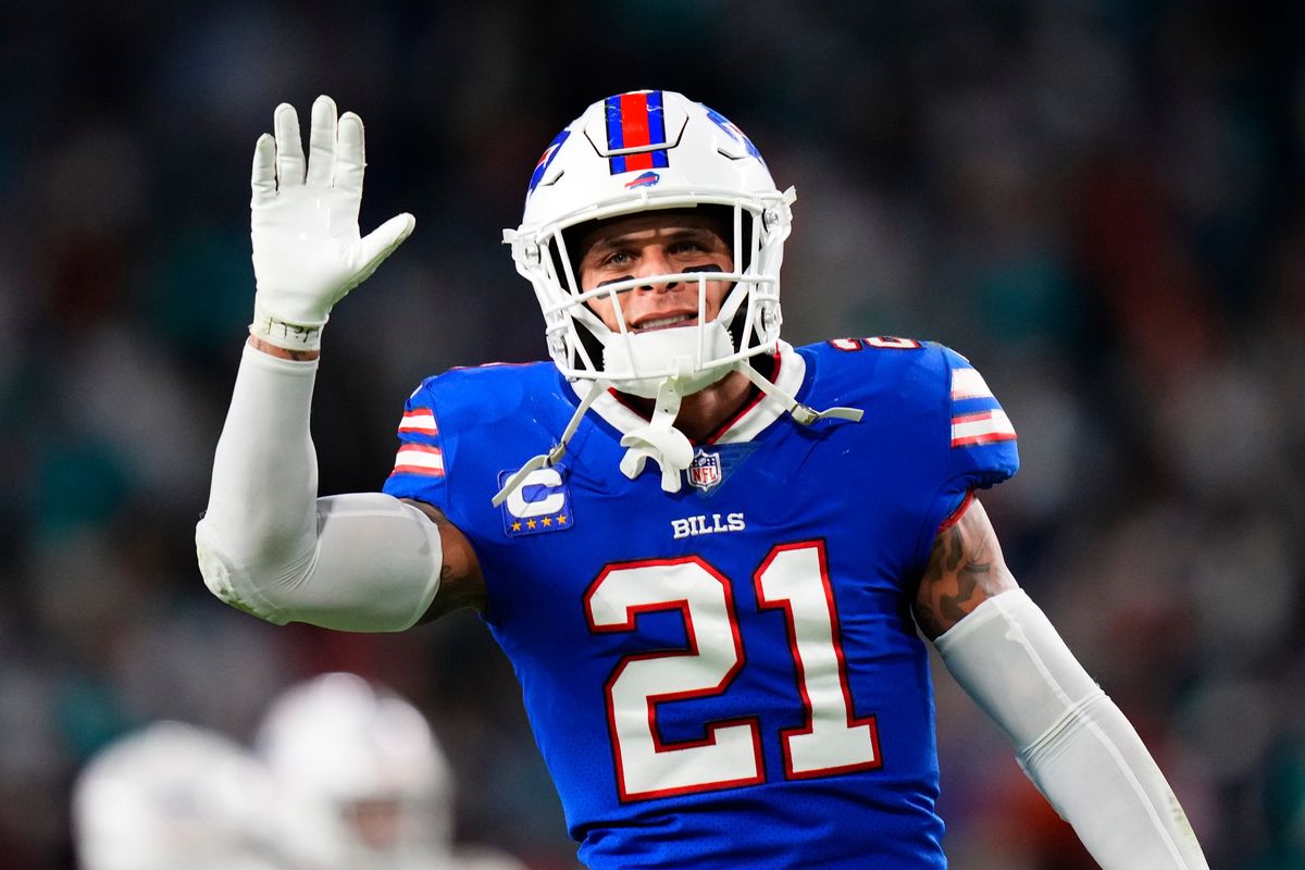 Jordan Poyer de los Buffalo Bills reacciona después de una victoria 21-14 contra los Miami Dolphins en el Hard Rock Stadium el 7 de enero de 2024 en  Miami Gardens, Florida.