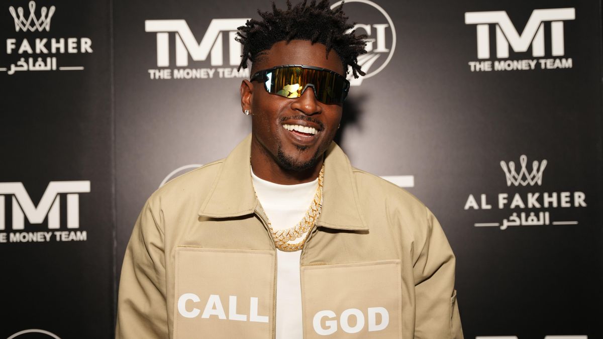 At least out of all the stupid things Antonio Brown could be doing, this one’s pretty benign.