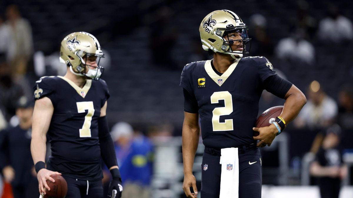 Taysom Hill and Jameis Winston (right)