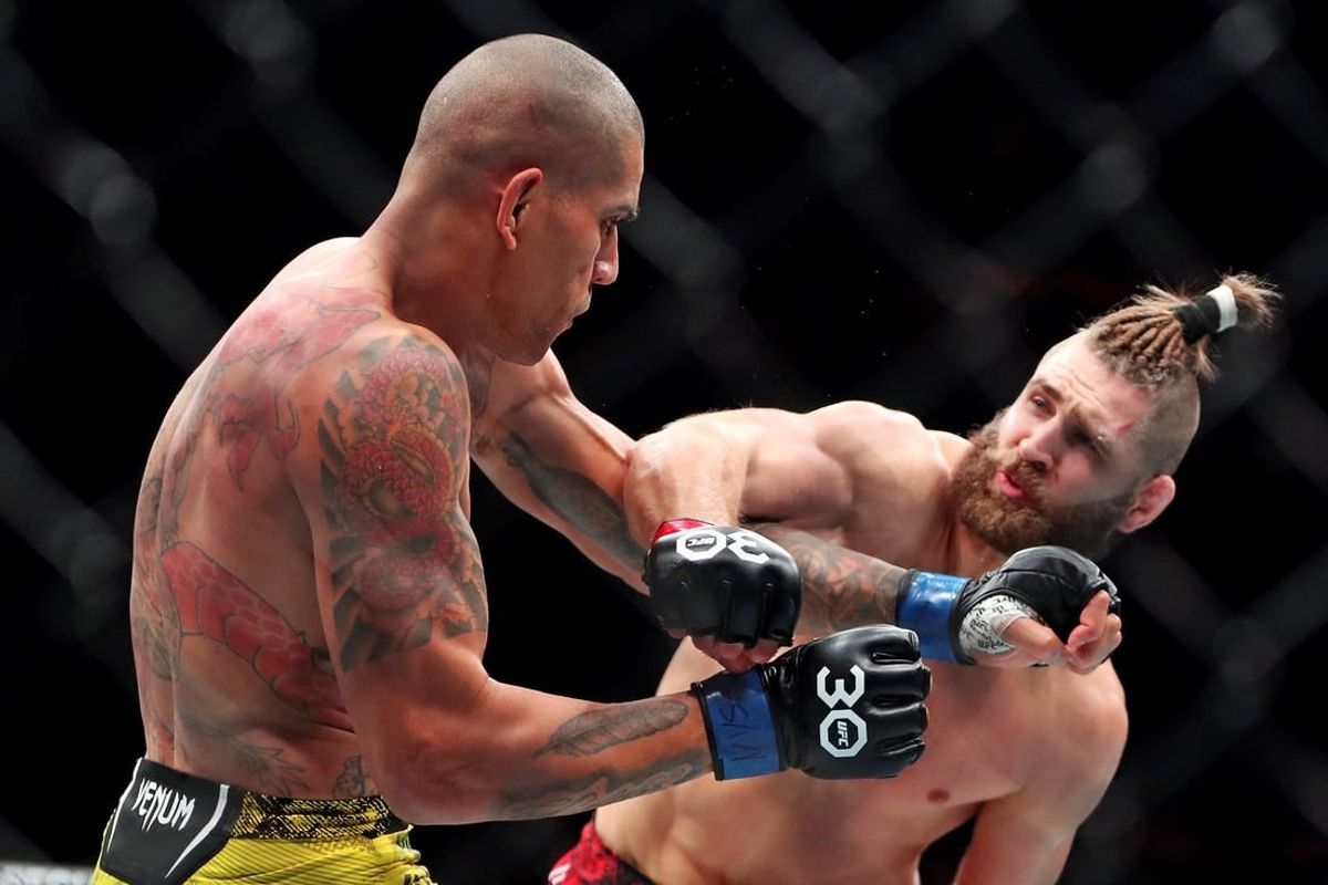 Nov 11, 2023; New York, NY, USA; Jiri Prochazka (red gloves) fights Alex Pereira (blue gloves) during UFC 295 at Madison Square Garden.