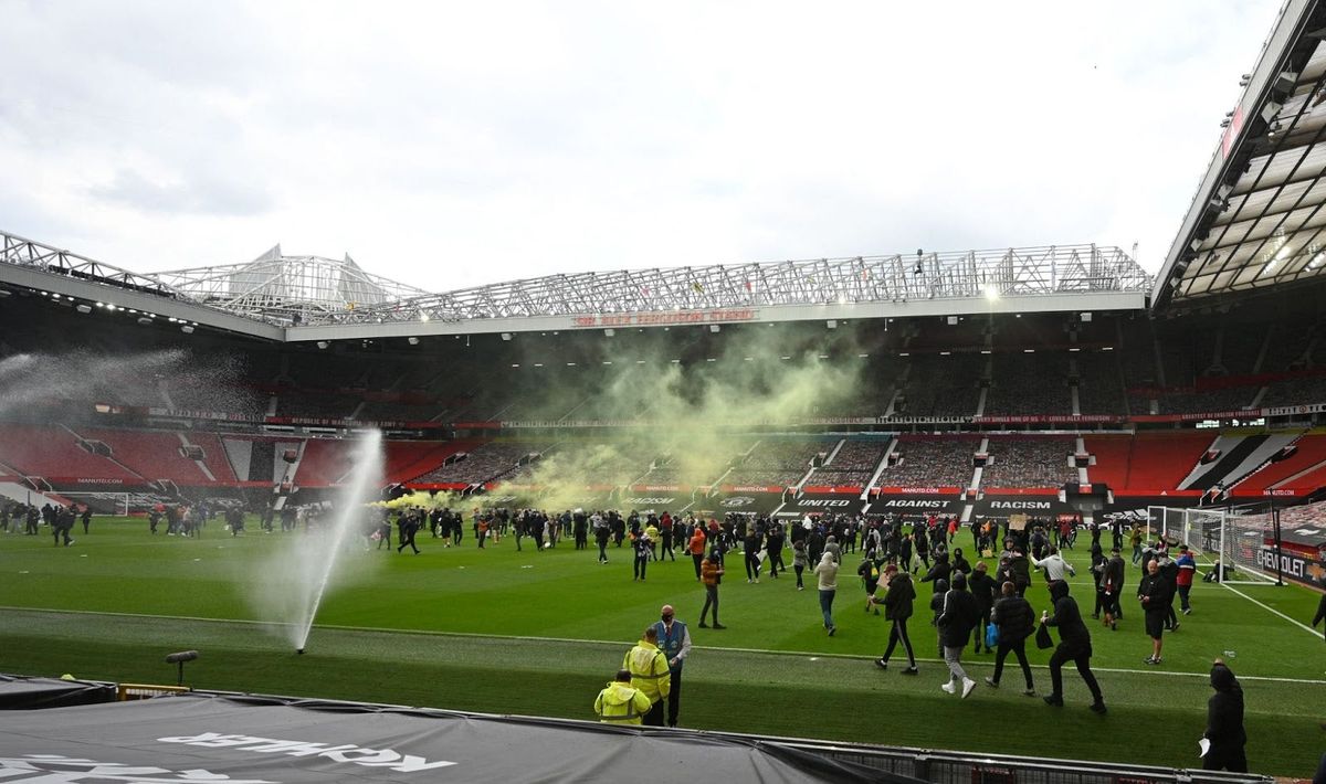 United fans are pissed, and it’s pretty great