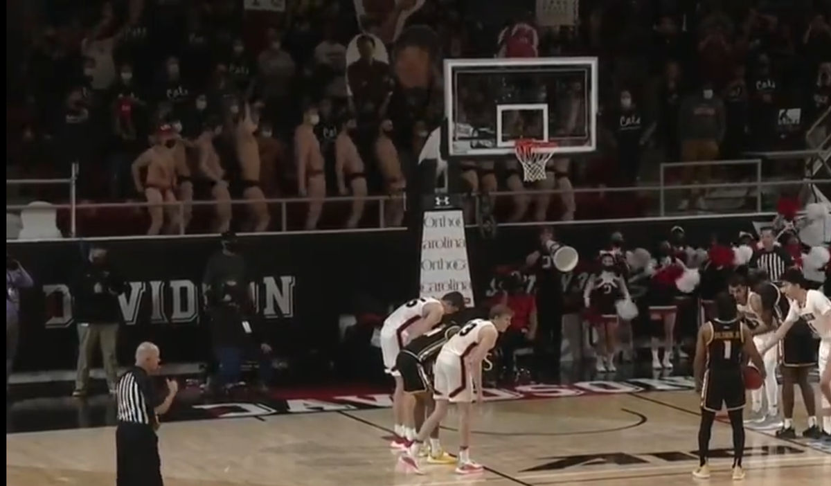 Virginia Commonwealth  had to deal with an unusual distraction while shooting free throws against Davidson.