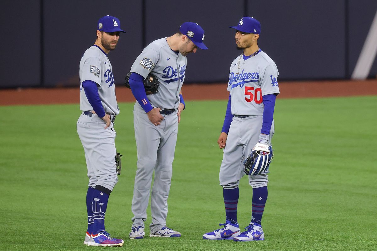 A fielding blunder by  Dodgers outfielder Chris Taylor (l.) capped off an all-time World Series  choke job from  the Dodgers.