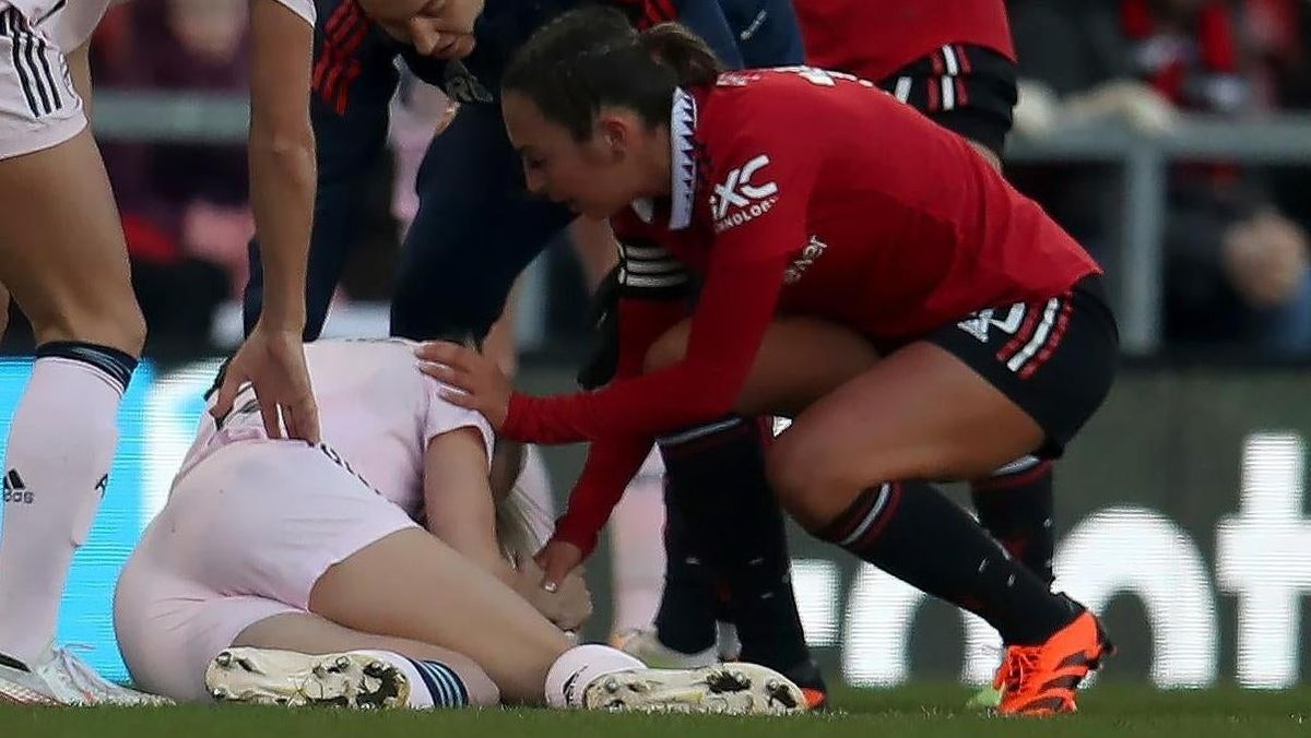 England’s captain, Leah Williamson, is out with a torn ACL.
