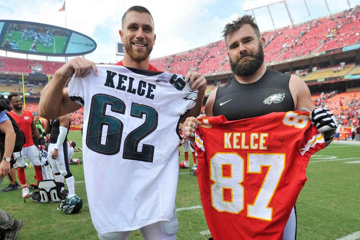 Travis (left) and Jason Kelce