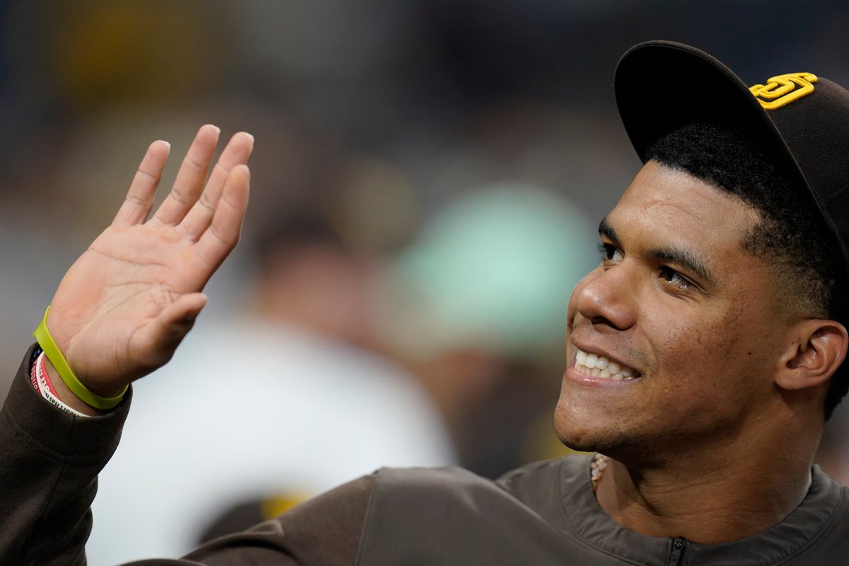 Juan Soto waves goodbye to another team.