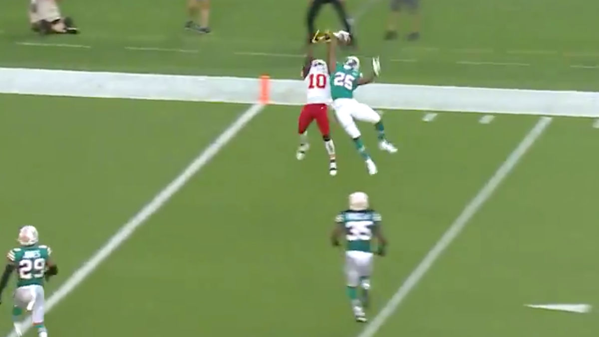 Xavien Howard went up - way up - for this one.