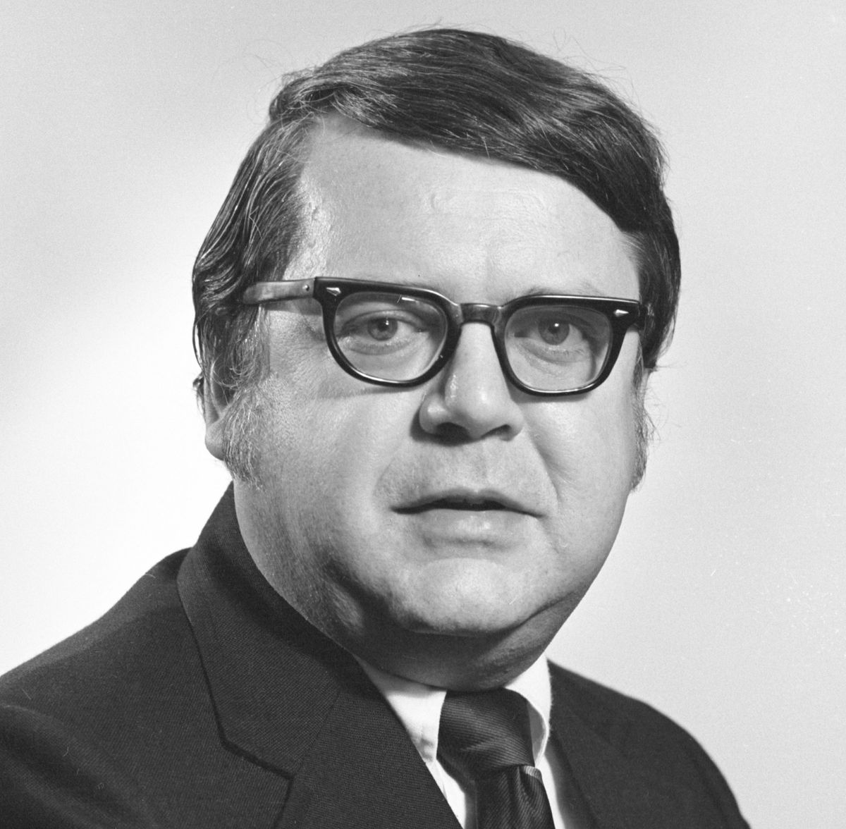 Dr. Robert Anderson