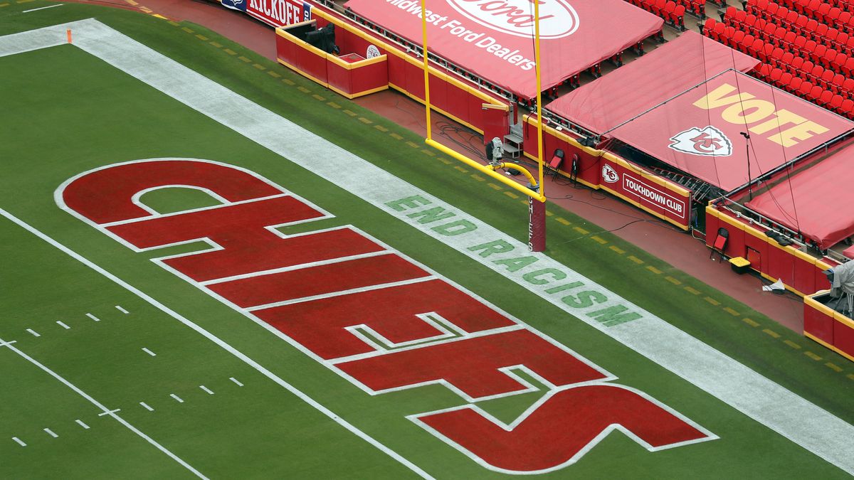 Fans in Kansas City booed an on-field moment of unity Thursday night. It was a bad look.