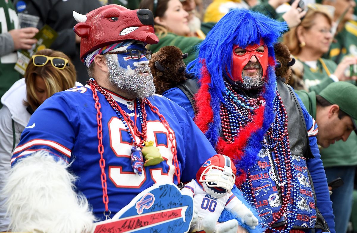 Some live Bills fans.