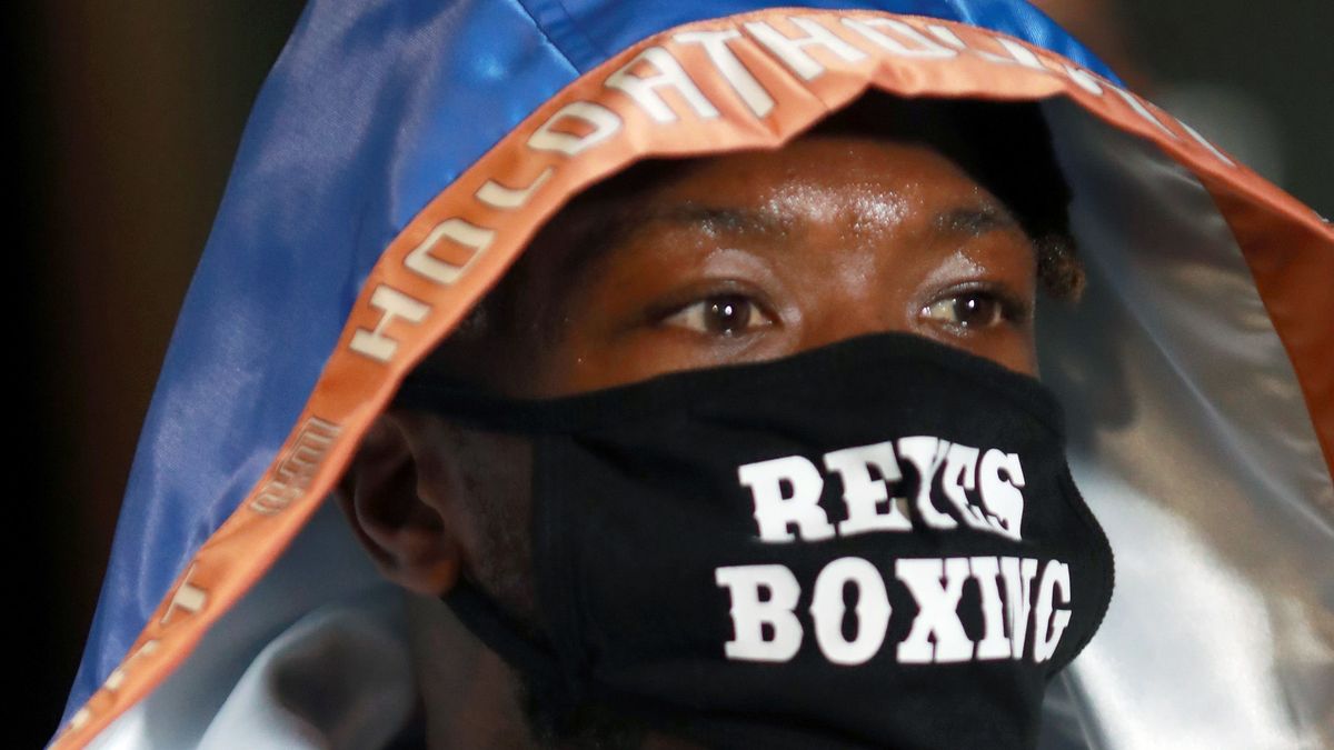 Former NBA player Nate Robinson prepares for his wildly unsuccessful bout against YouTube celebrity Jake Paul on Saturday night.