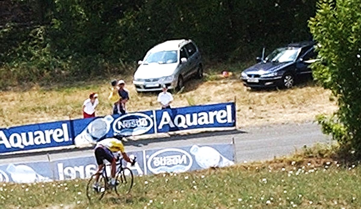 Lance Armstrong’s famous “cyclocross” technique; Photo: Bruno Fablet/ [object Object]