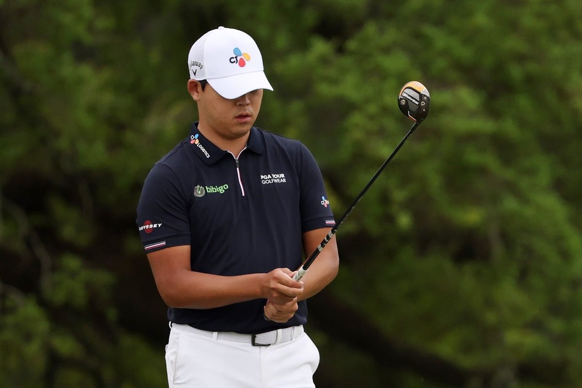 Si Woo Kim [object Object] had to play without his putter for four holes.