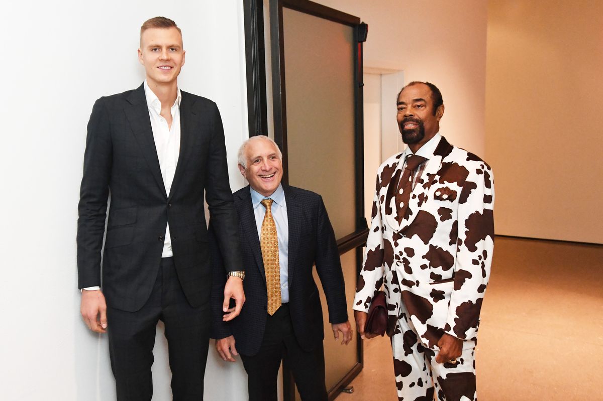 C’mon, I wasn’t  not  gonna use the photo with Clyde’s suit.