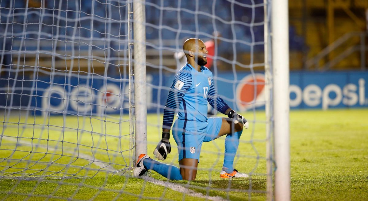 Photo of sad Tim Howard via Luis Soto/ [object Object] .
