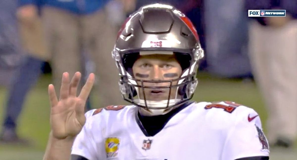 Looks. like Tom Brady is a little confused.