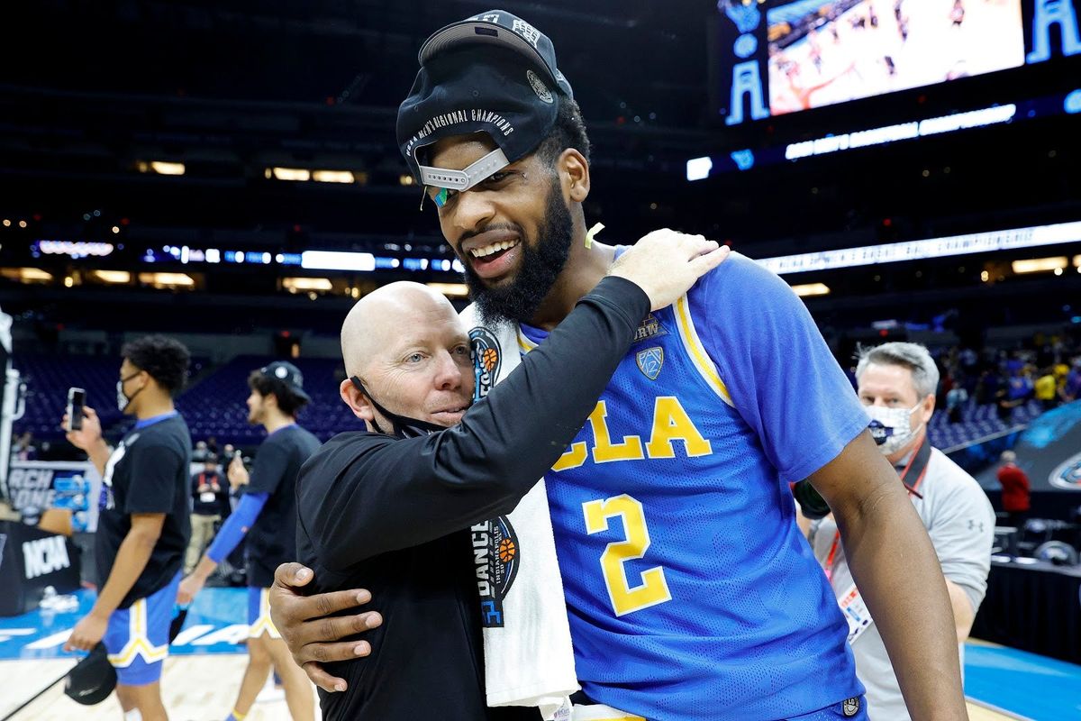UCLA’s Mick Cronin (l.) has the Bruins in the Final Four.
