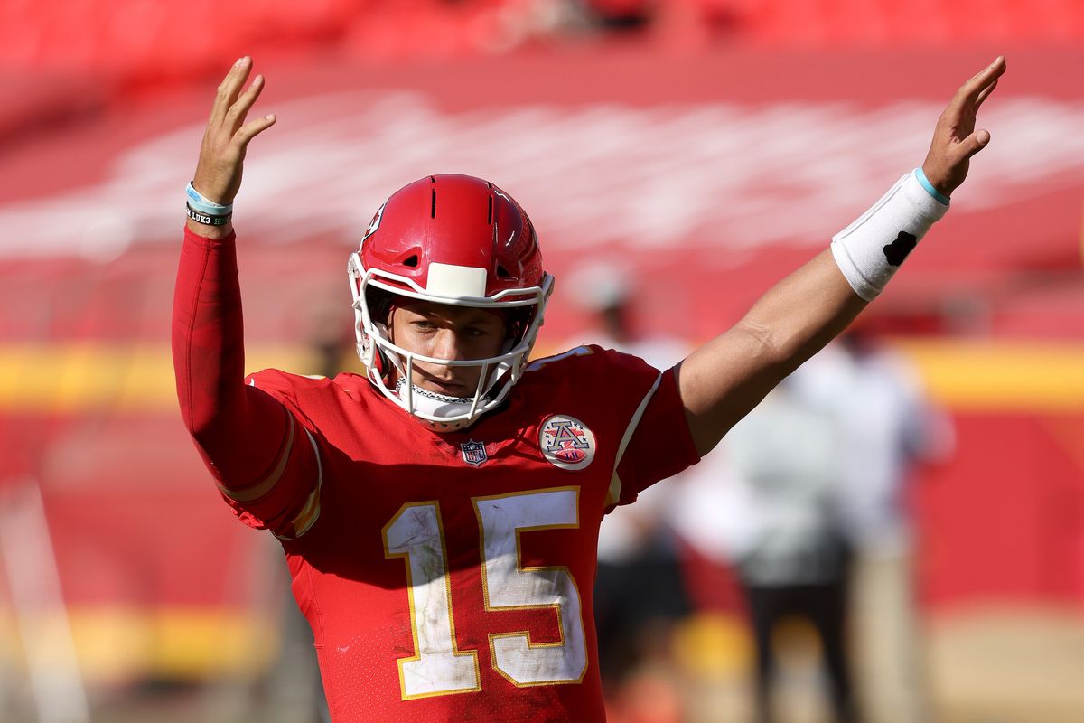 Patrick Mahomes and the Chiefs will take on Buffalo at 5 p.m. on a Monday.